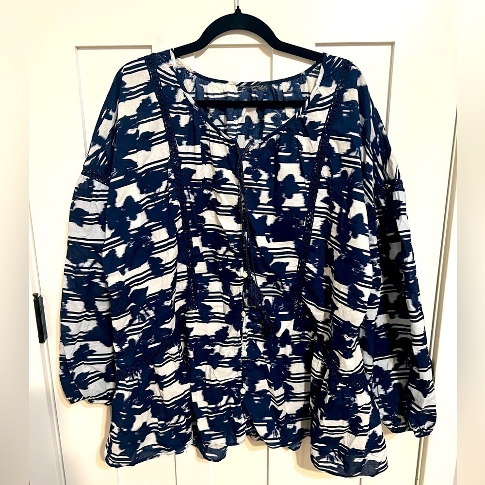Lane Bryant Boho Navy/ White Tie Wrist Tiered back Cotton Lg Slv Blouse